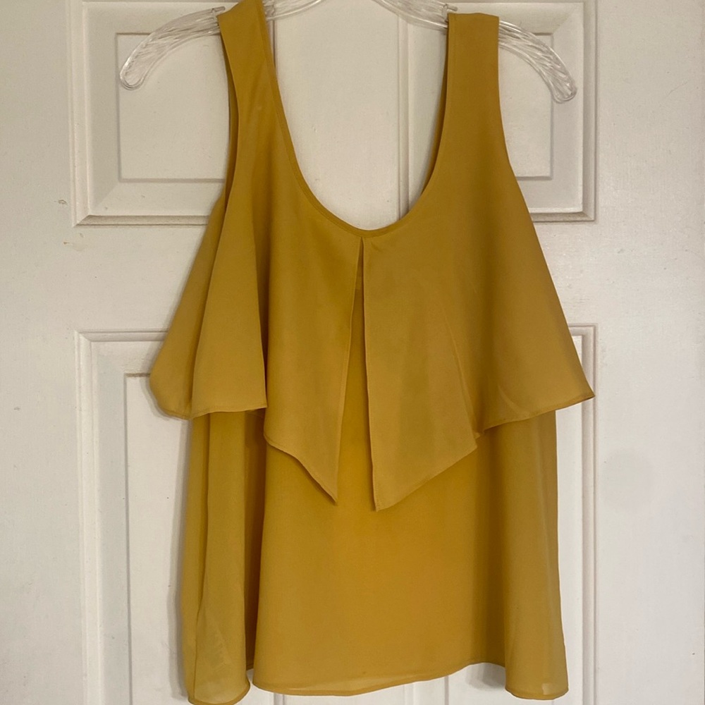 BCBG flounce tank size XS